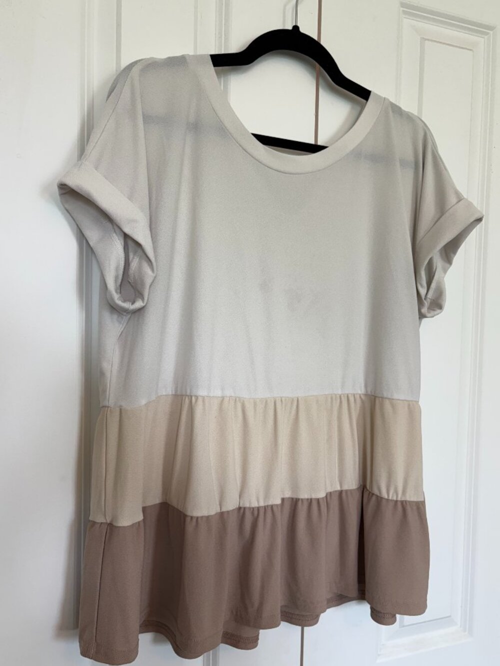 Flower and Feather Ombre white and tan top sz XL